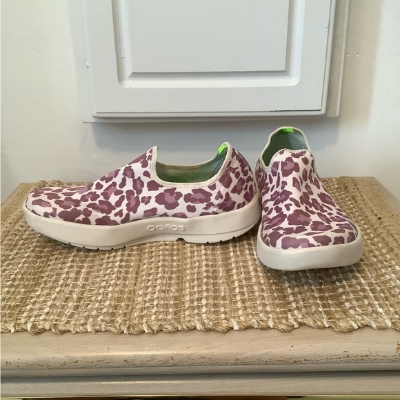 OOFOS Women,s slip in walking shoes - Picture 3 of 9